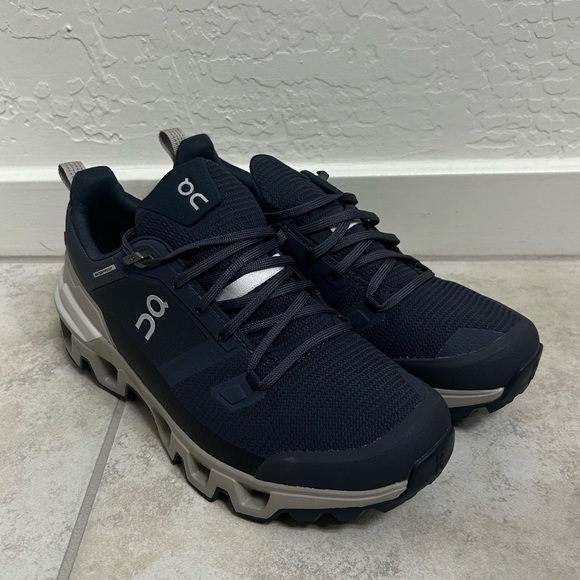 On Running Navy | Desert Cloudwander Waterproof Sz. 8.5W - Picture 3 of 10